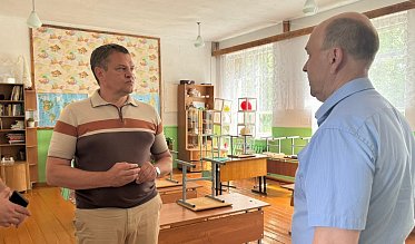 В Октябрьском районе школы готовят к новому учебному году